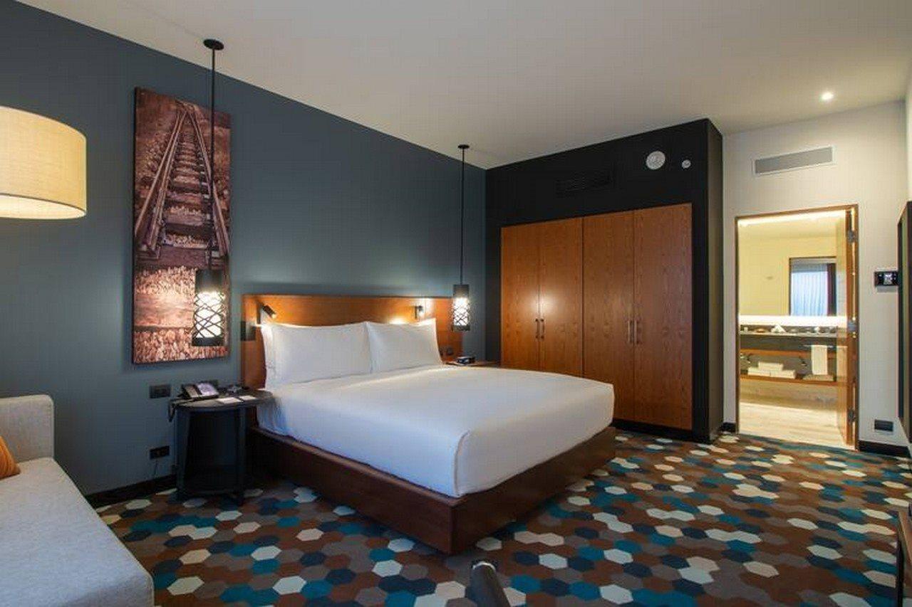 Doubletree By Hilton Celaya Celaya  Bagian luar foto