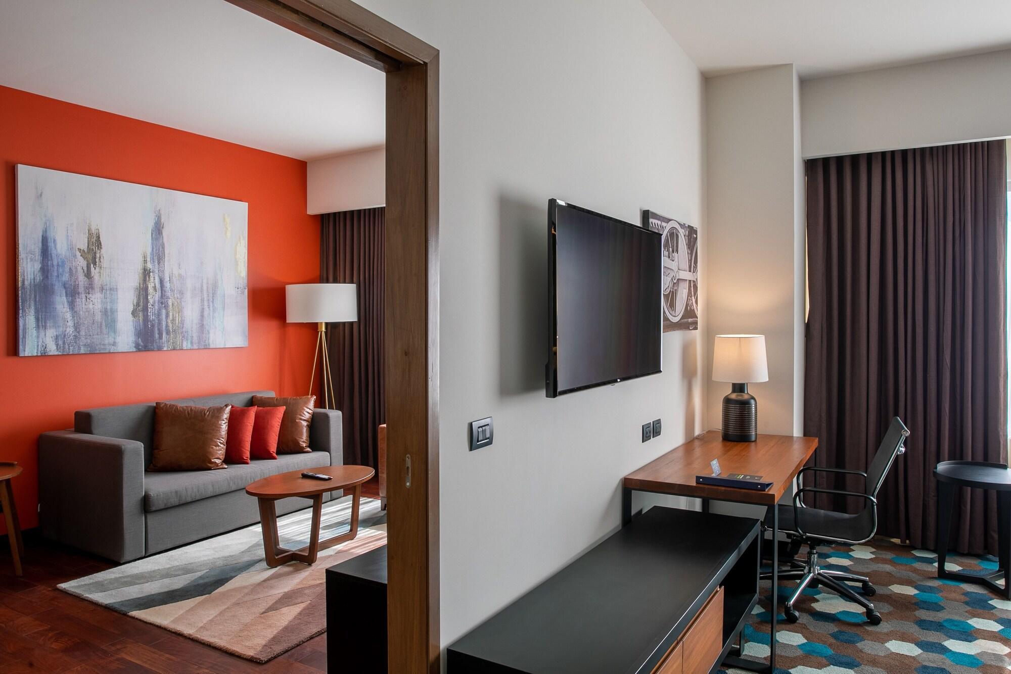 Doubletree By Hilton Celaya Celaya  Bagian luar foto