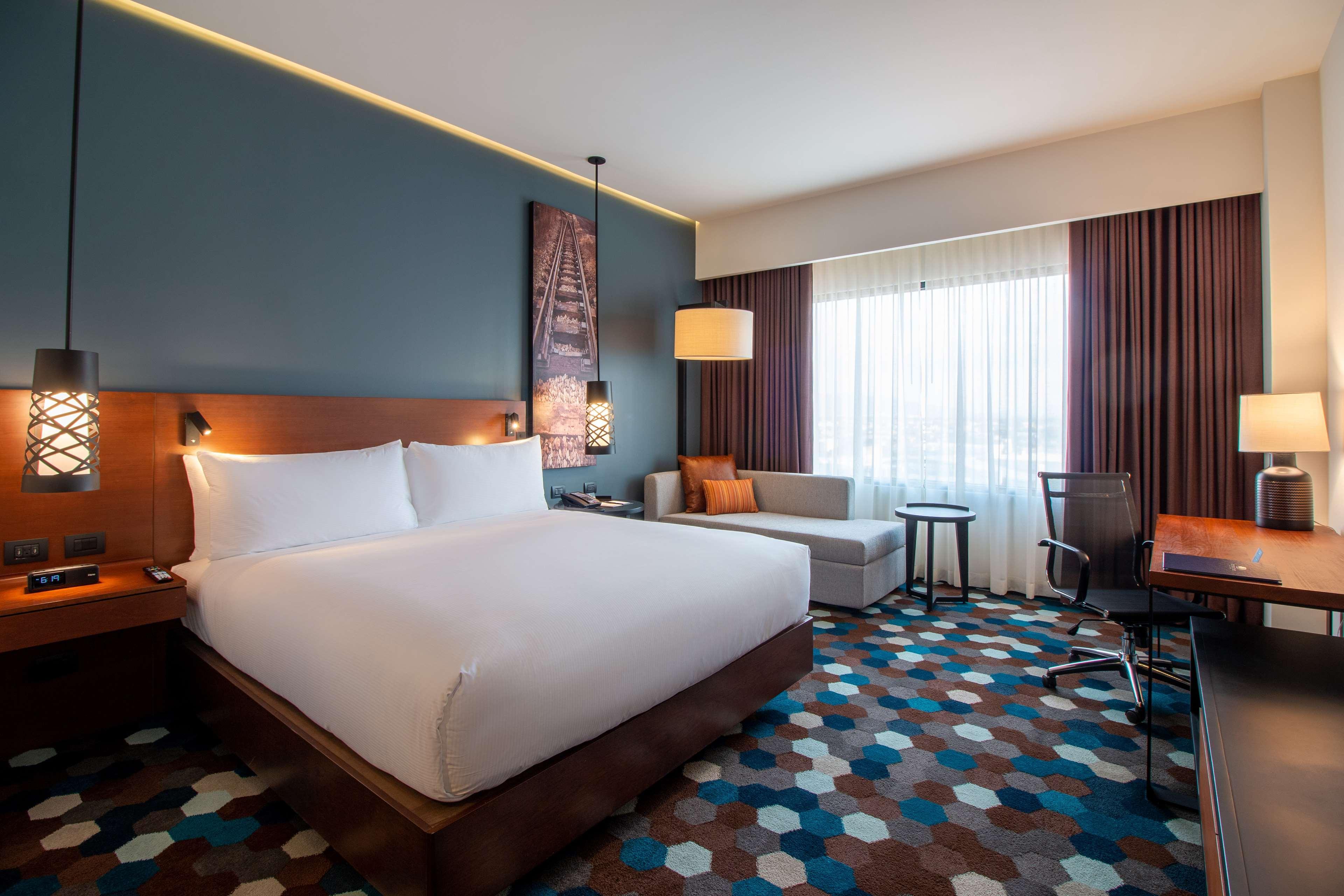 Doubletree By Hilton Celaya Celaya  Bagian luar foto