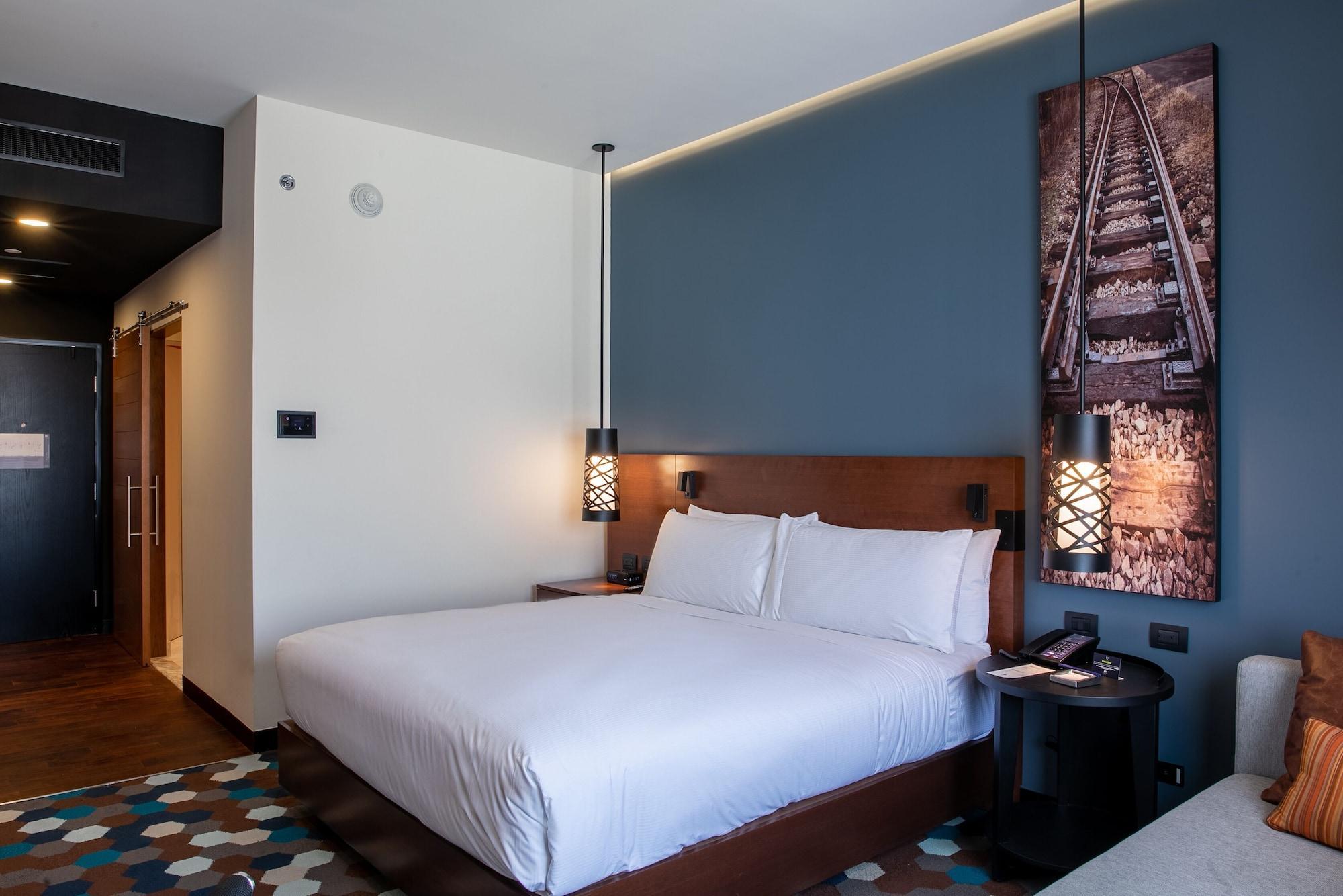 Doubletree By Hilton Celaya Celaya  Bagian luar foto