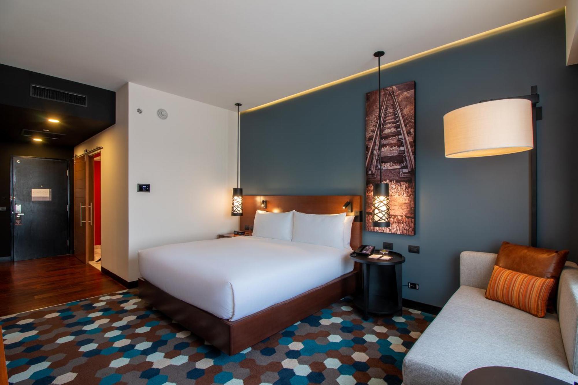 Doubletree By Hilton Celaya Celaya  Bagian luar foto