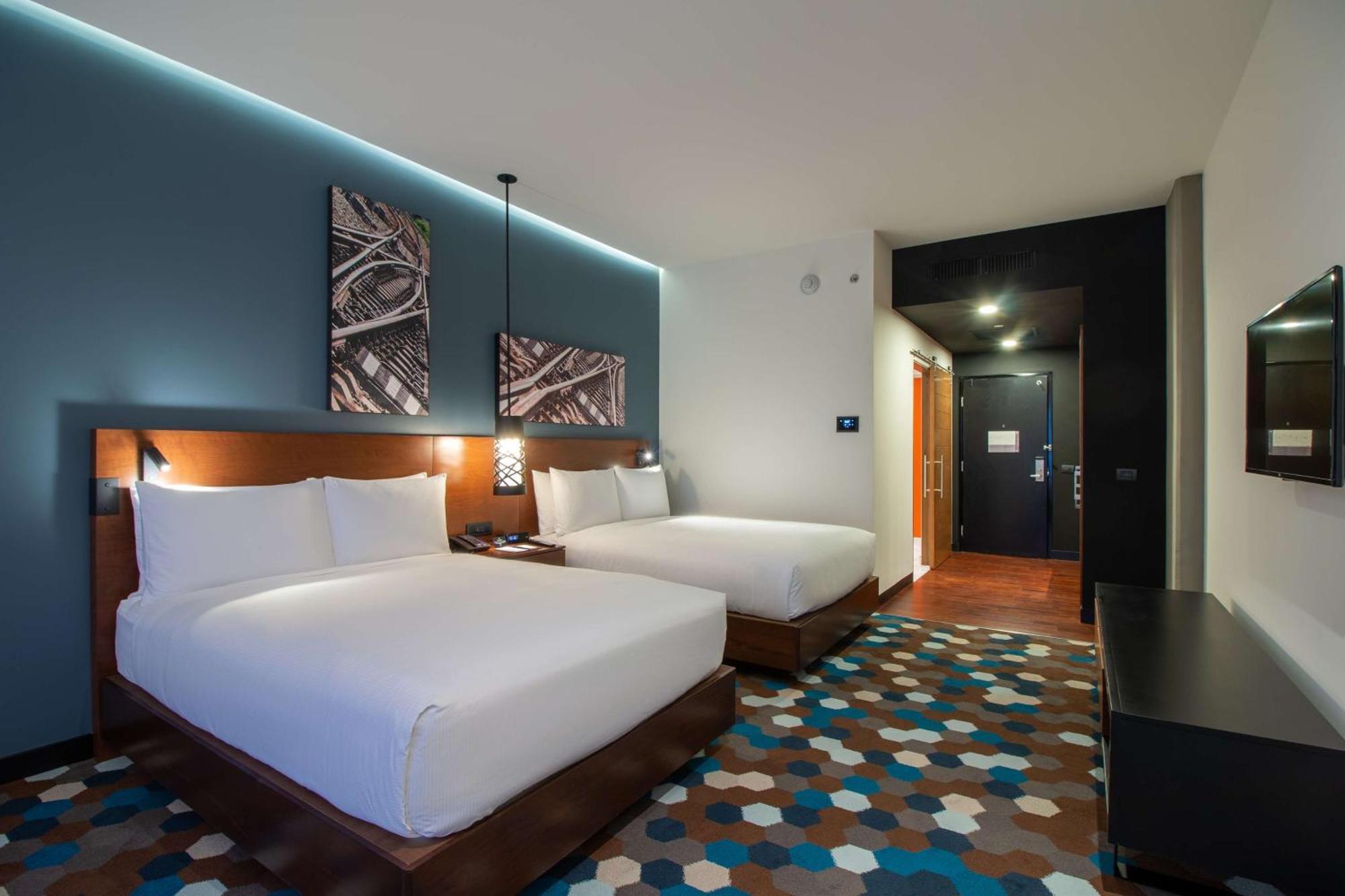 Doubletree By Hilton Celaya Celaya  Bagian luar foto