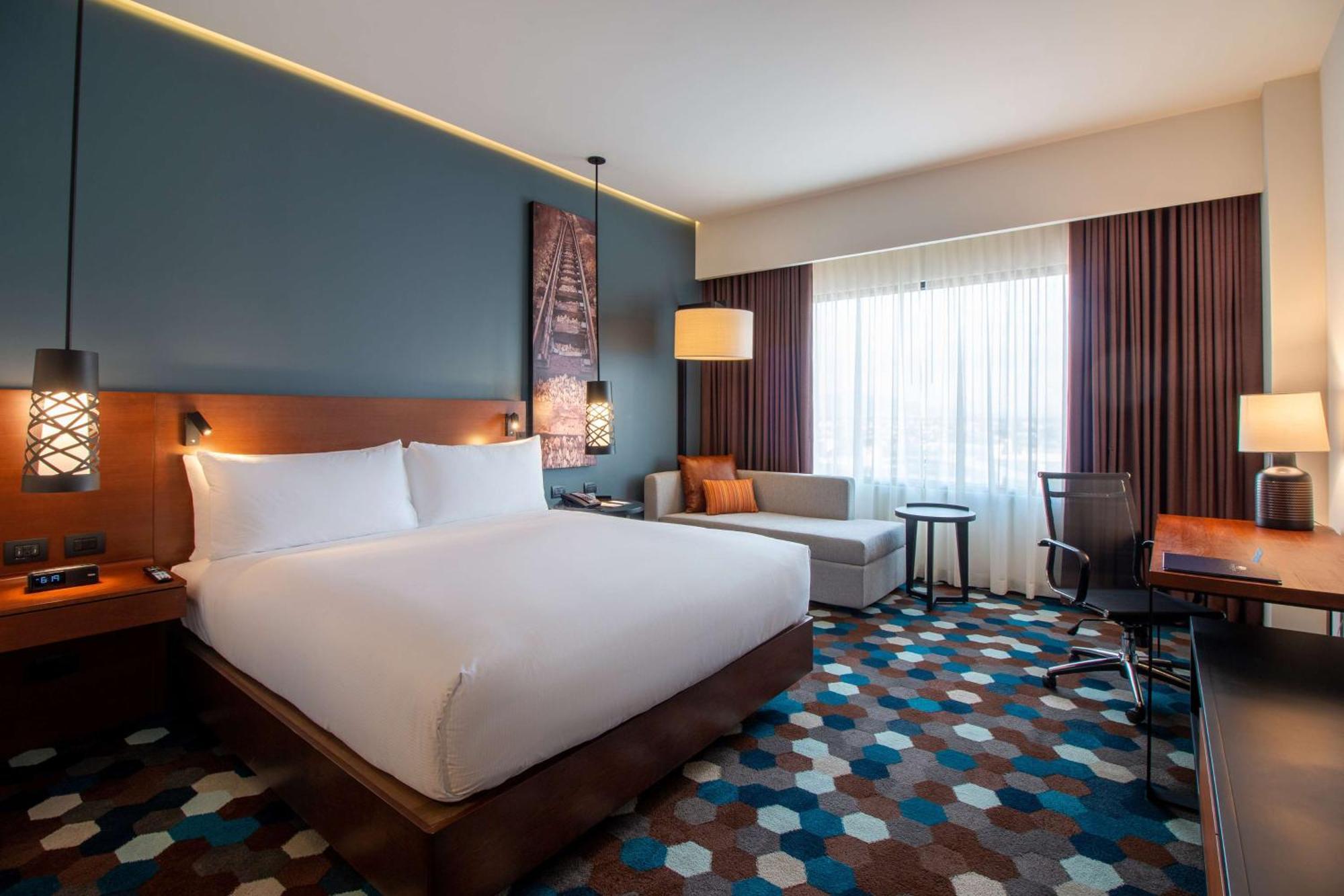 Doubletree By Hilton Celaya Celaya  Bagian luar foto