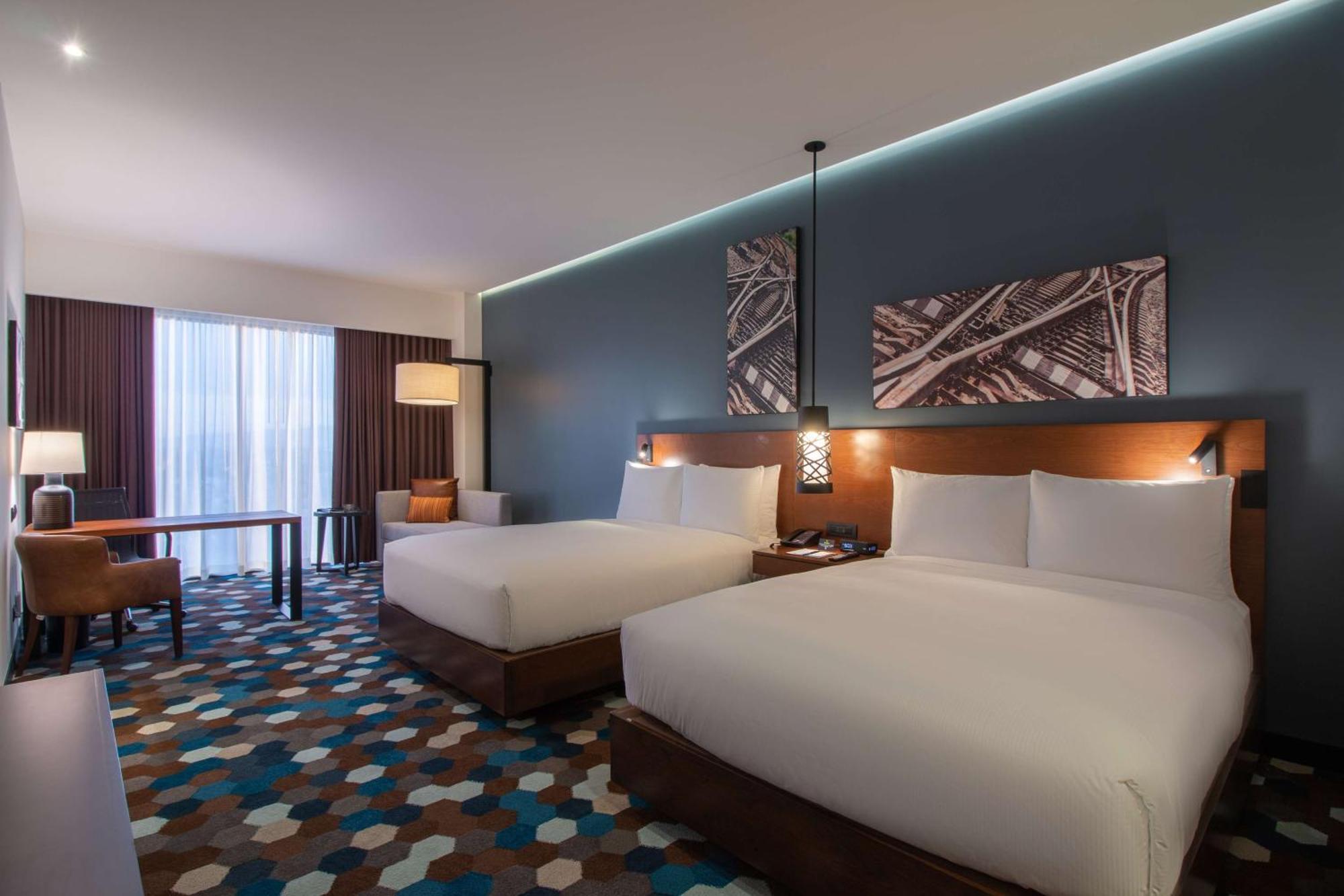 Doubletree By Hilton Celaya Celaya  Bagian luar foto