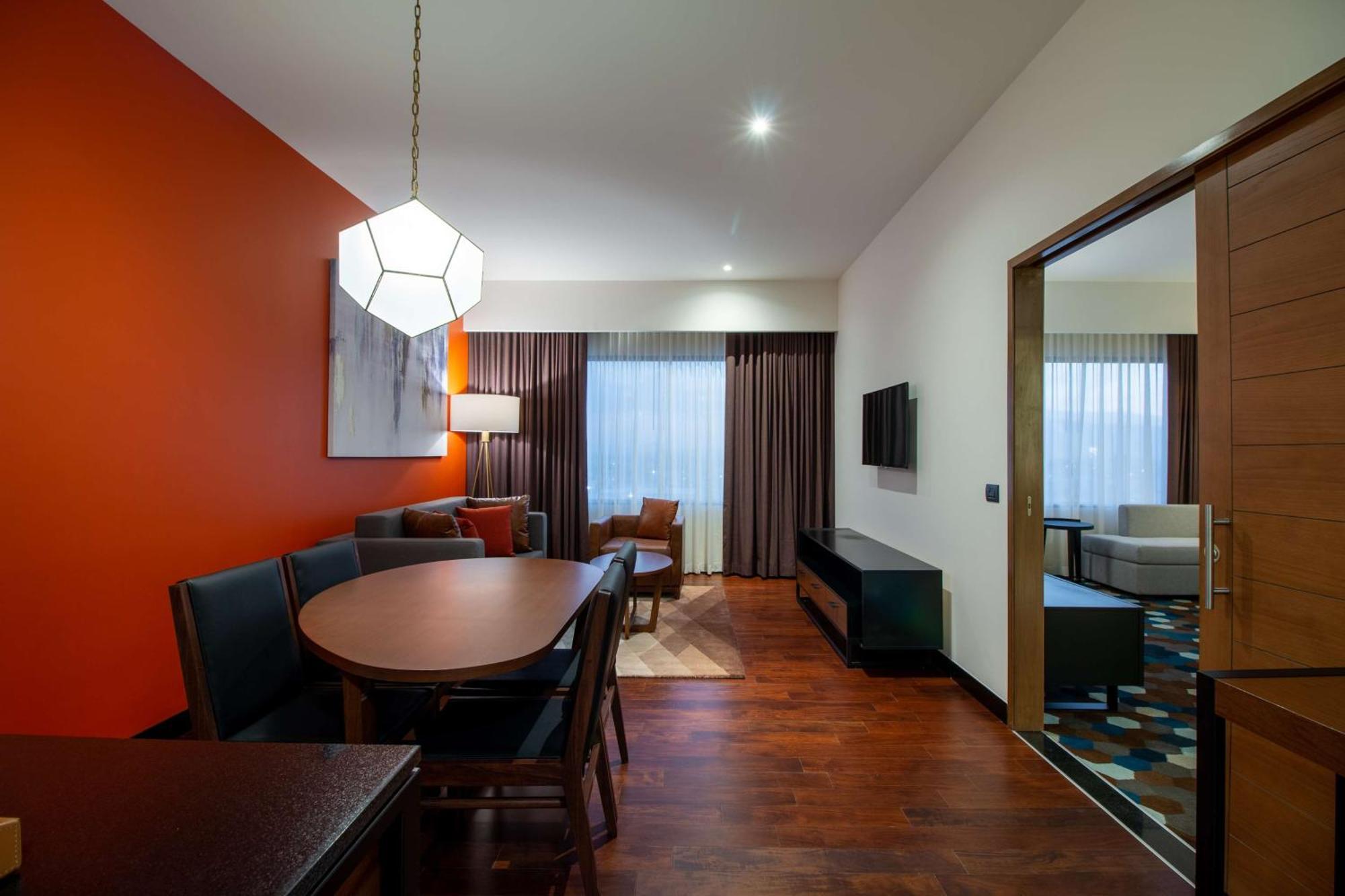 Doubletree By Hilton Celaya Celaya  Bagian luar foto