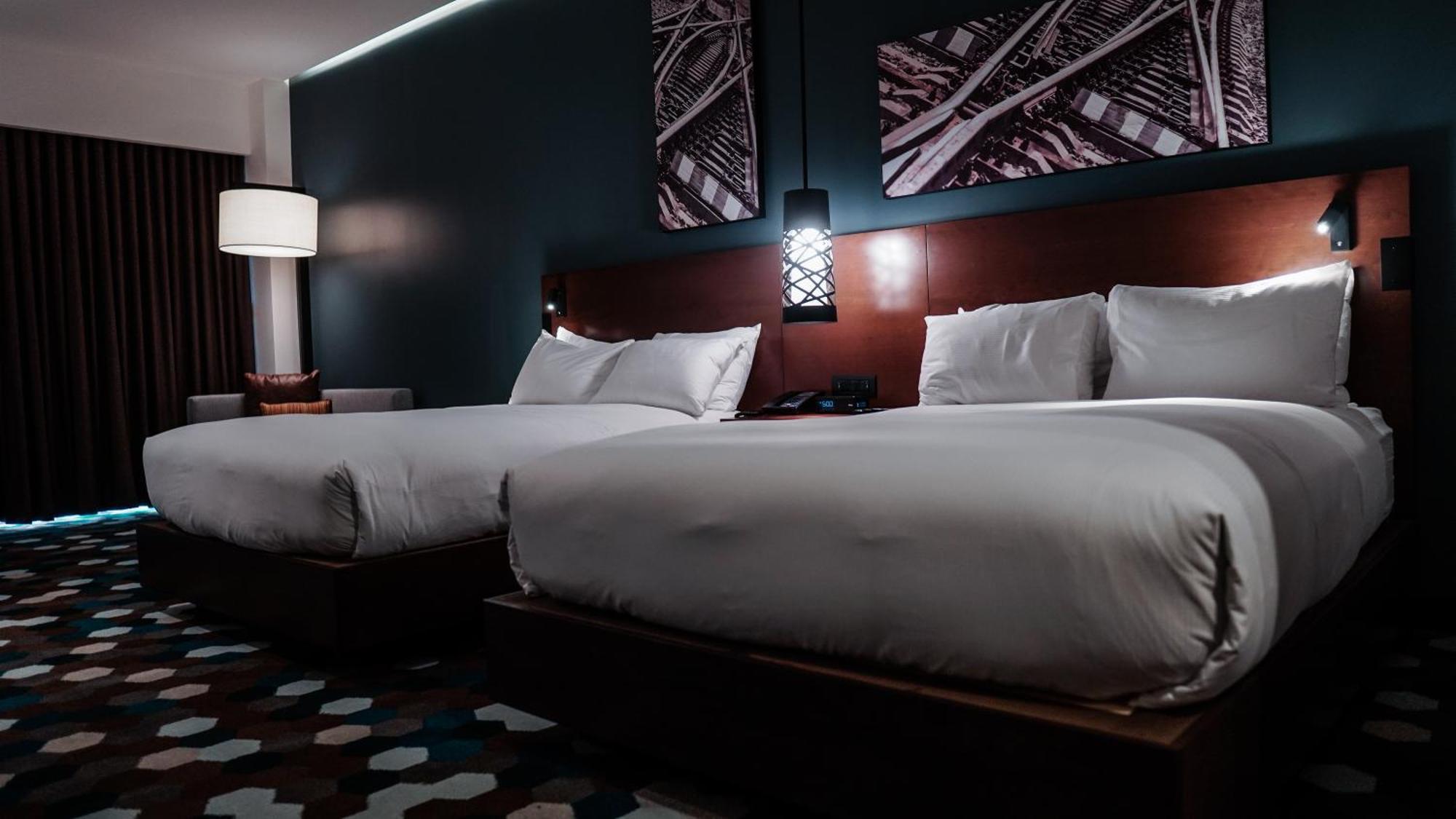 Doubletree By Hilton Celaya Celaya  Bagian luar foto
